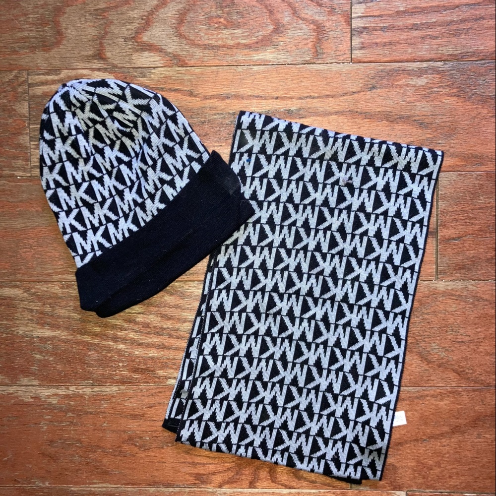 Michael Kors beanie & scarf